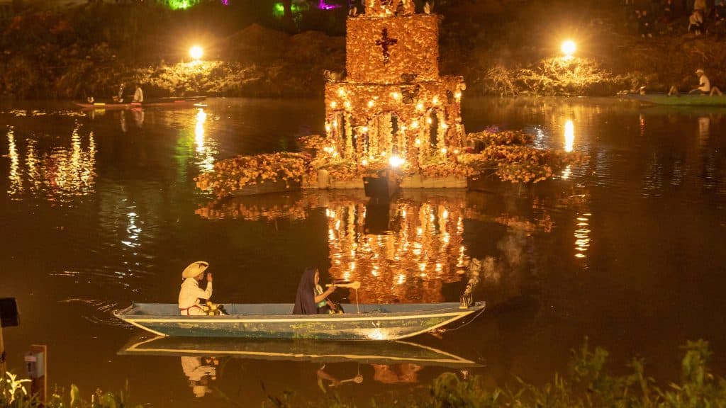 🌼🕯️ ¡𝗩𝗜𝗩𝗘 𝗘𝗟 𝗗𝗜́𝗔 𝗗𝗘 𝗠𝗨𝗘𝗥𝗧𝗢𝗦 𝗘𝗡 𝗠𝗜𝗖𝗛𝗢𝗔𝗖𝗔́𝗡! 🕯️🌼 — foto 7