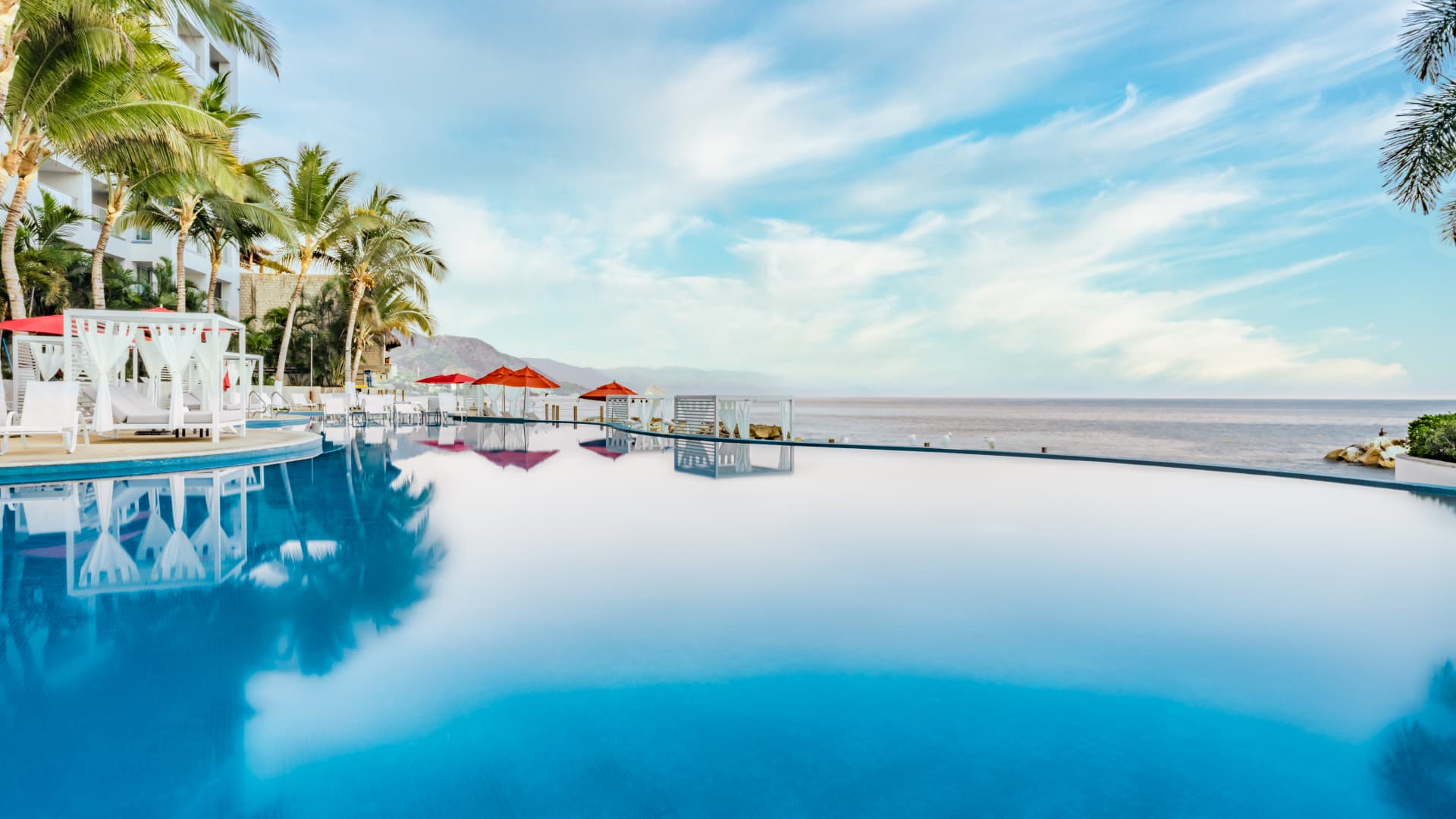 🌴✨ ¡𝗖𝗘𝗟𝗘𝗕𝗥𝗔𝗠𝗢𝗦 𝟯 𝗔𝗡̃𝗢𝗦 𝗩𝗜𝗔𝗝𝗔𝗡𝗗𝗢 𝗖𝗢𝗡𝗧𝗜𝗚𝗢! 🎉 Este verano, escápate a Hilton Vallarta Riviera 🌊☀️ — foto 23